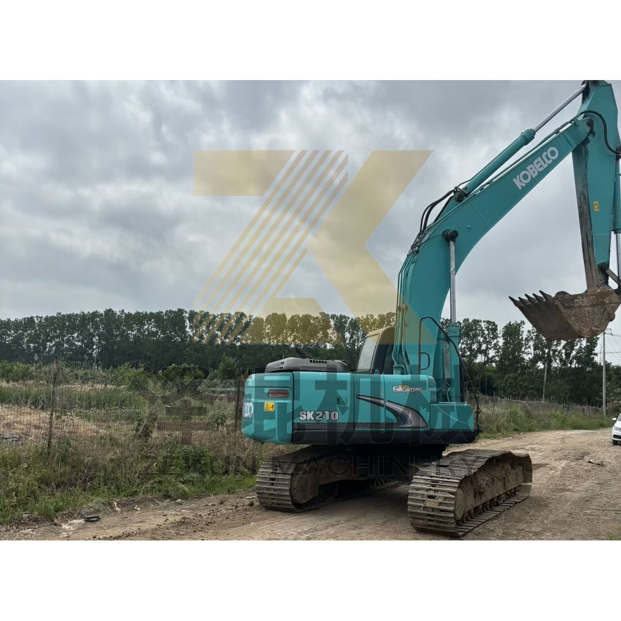 Good Condition Used Kobelco SK210-8 Excavator Machine 21 TON in Shanghai with 2020 HINO Year and Engine