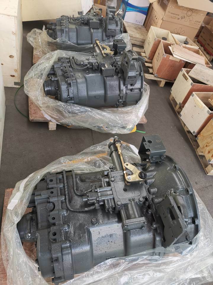 Brand New Sinotruk HOWO Gear Box / Transmission Hw19710 for Sale