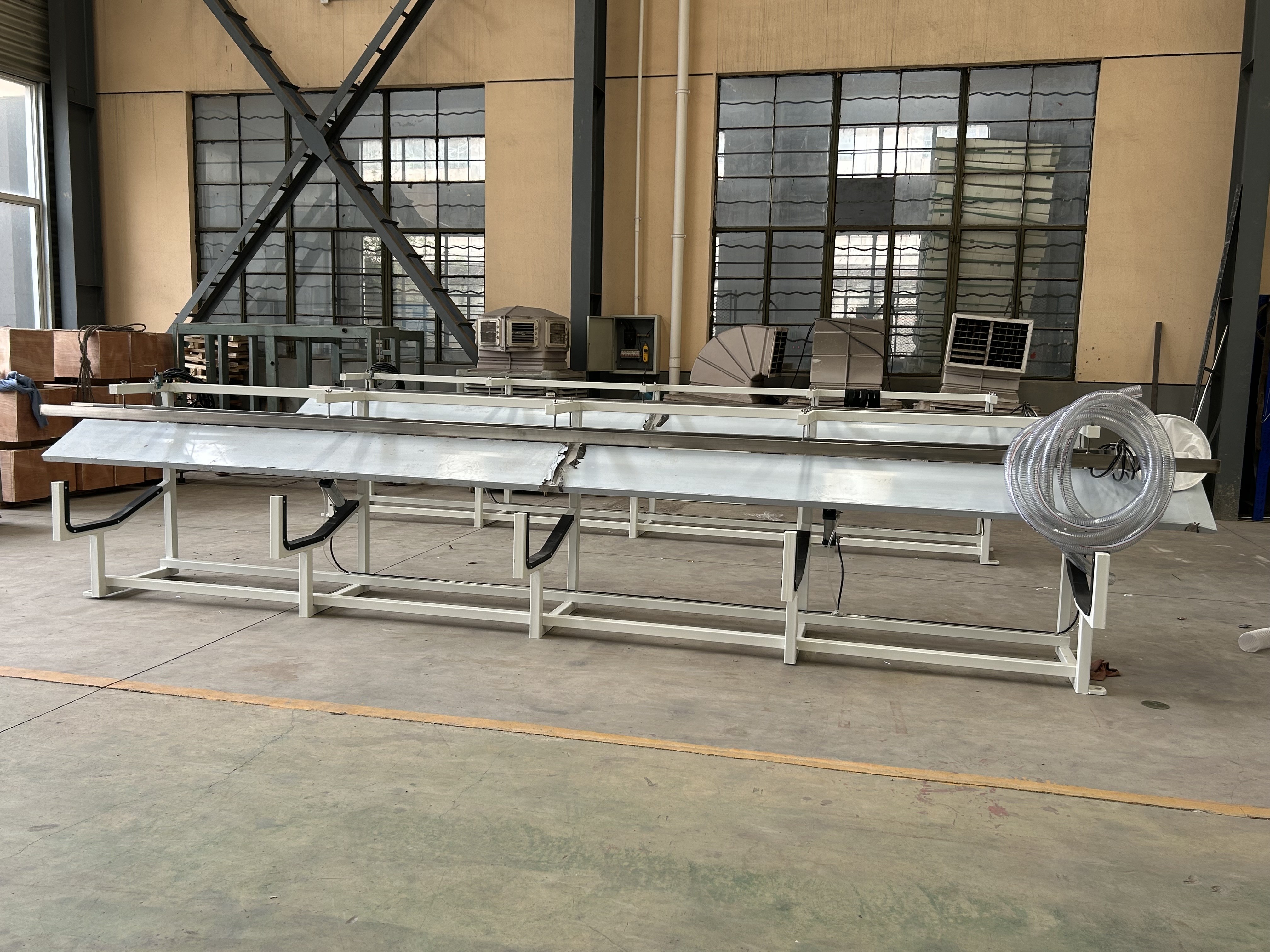 Customised PE HDPE Pipe Hose Tube Machine Making Extrusion Production Line With Integrated Gearbox