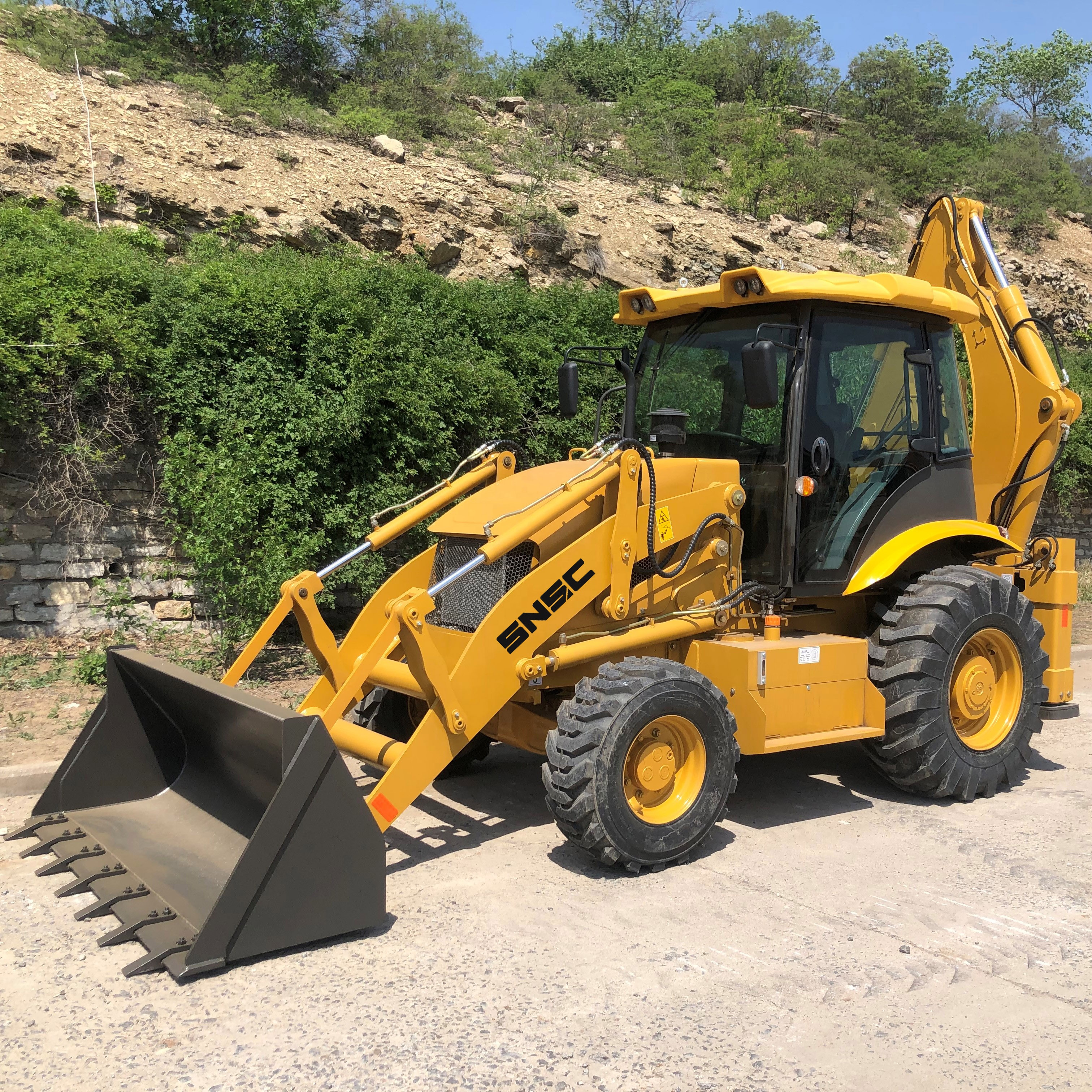 Long Lifetime SNSC 2024 Wheel Loader 0.48cbm with Xiandai Hydraulic Cylinder and YUCHAI Engine