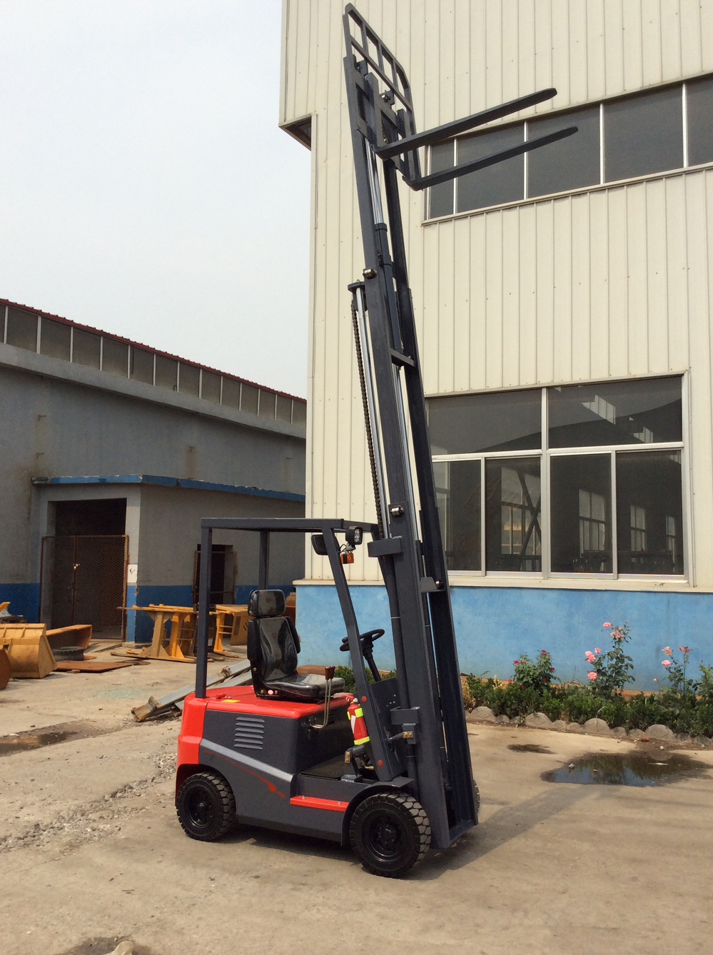 1.5 ton mini tractor machine electric forklift with Twisan brand