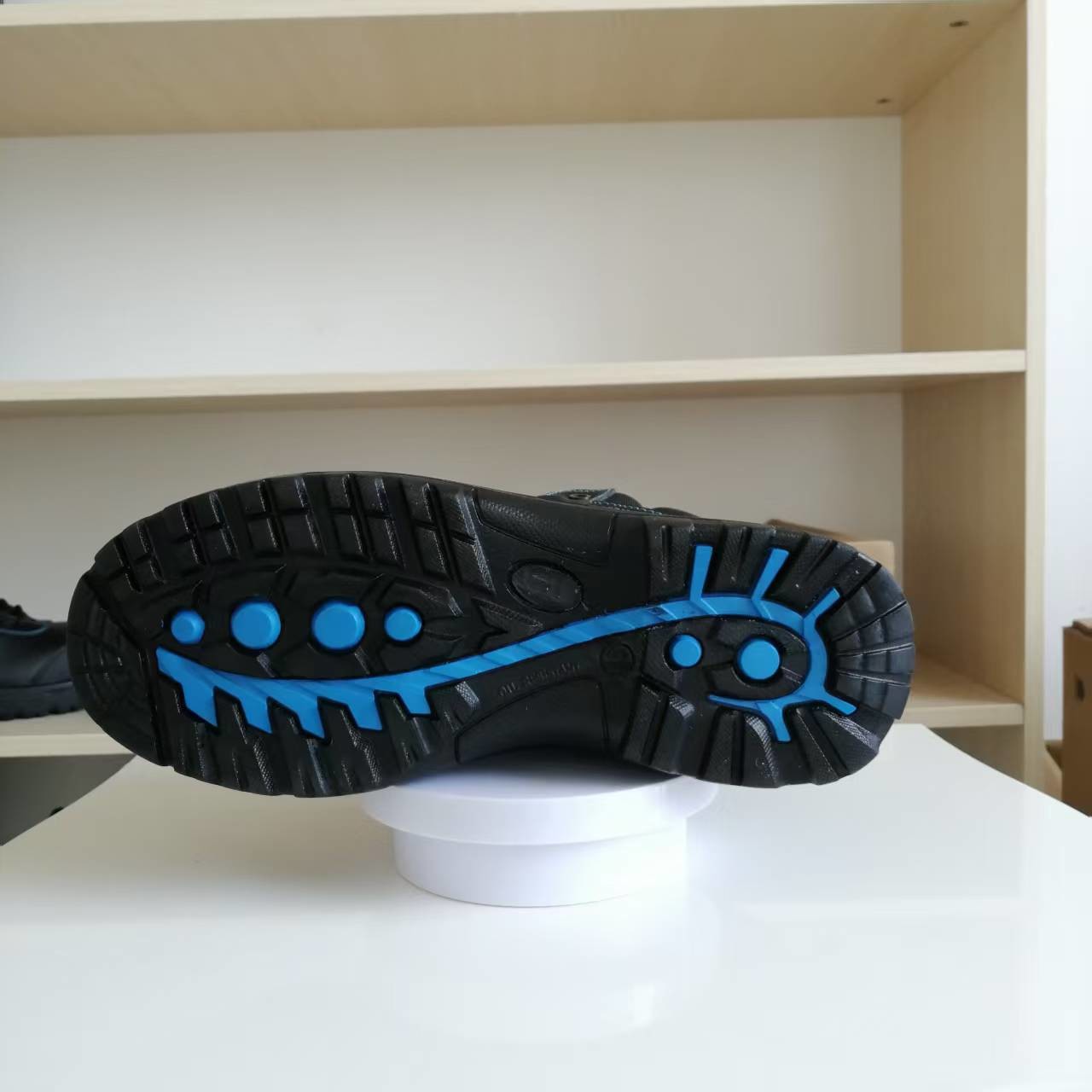 Midsole Kevlar Safety Shoes In Genuine Leather For OEM Security Work