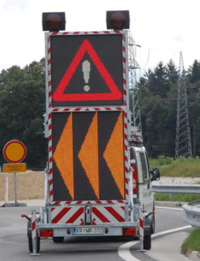 Trailer Mounted Portable VMS Signs LED Changeable Message Signs