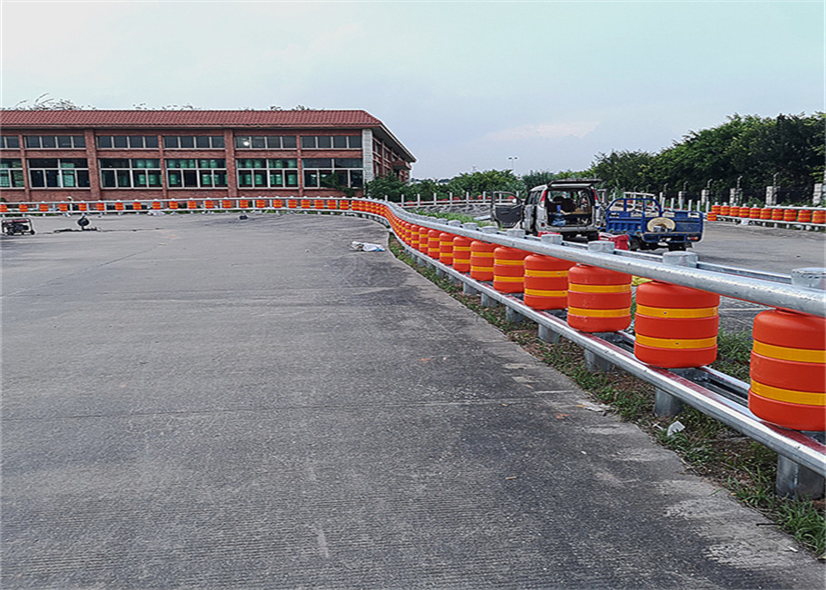 EVA Highway Roller Type Anti Collision Guardrail Tunnel Rolling Guardrail Barrier