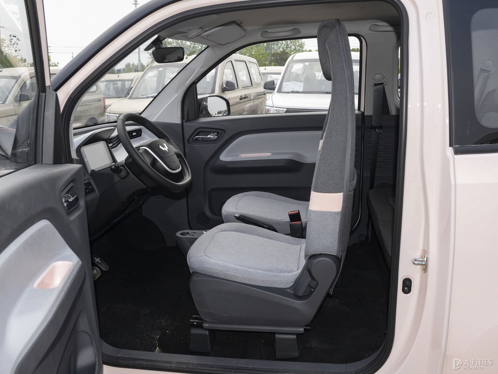 Energy Electric City Logistics Vehicle On Sale Hongguang MINIEV2022 Macaron Fashion 120KM ternary lithium
