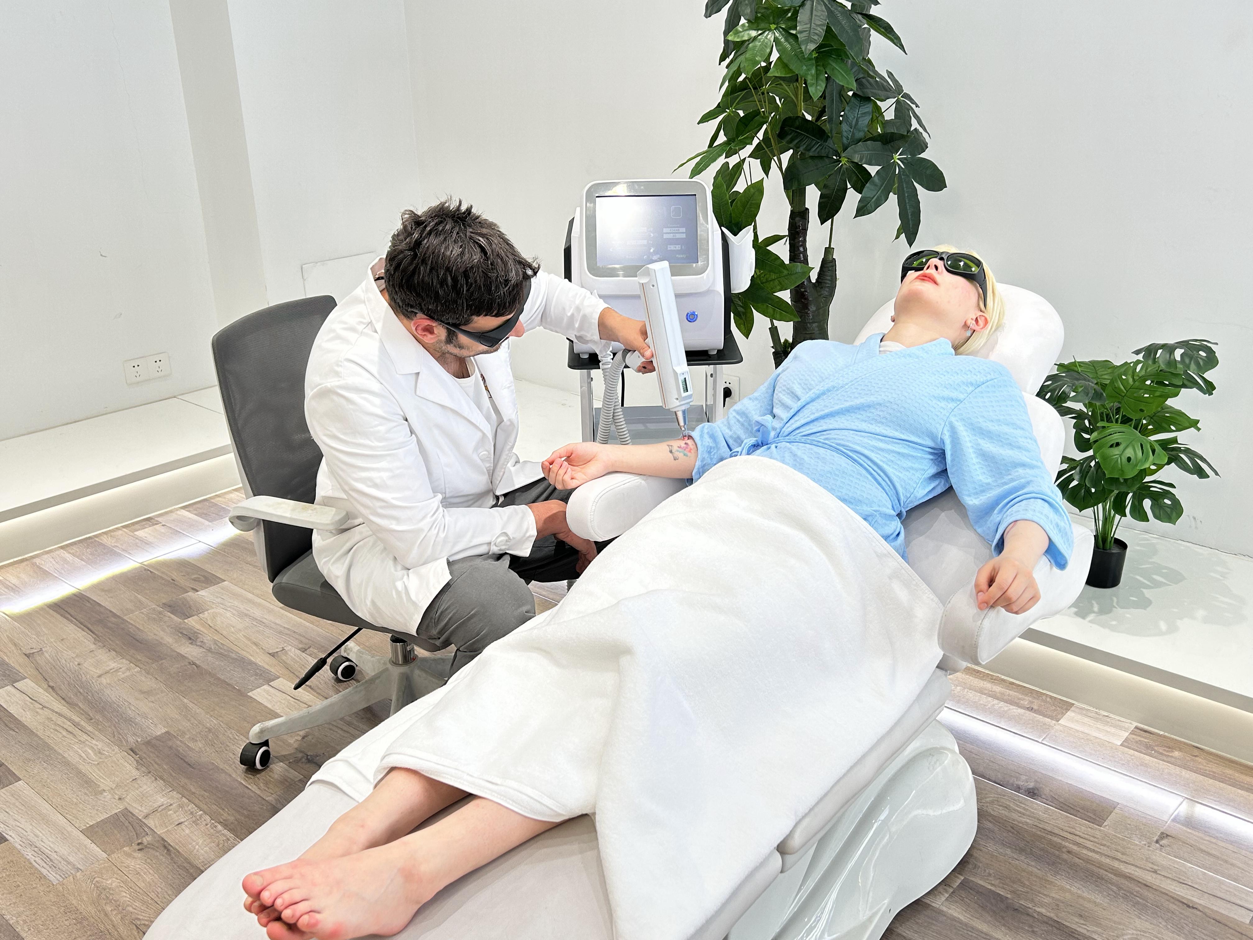 Long Pulse Nd YAG Laser Hair Removal Machine Portable For Commercial