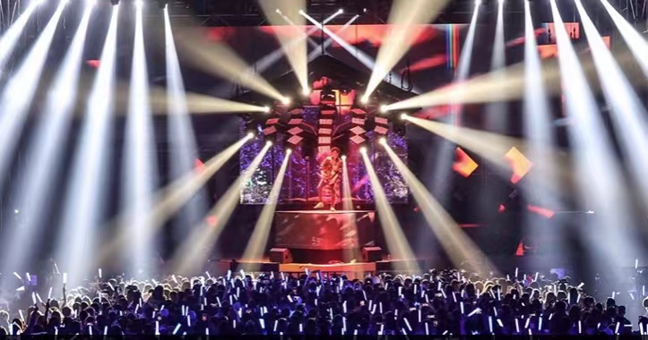 1- 200W/250W 4 Eye COB Face Light For Stage Show Video Studio 60000 Hours Working Time