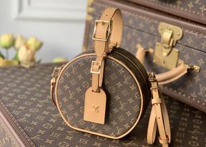 Quality Ladies Leather 7.5cm Circular Push Lock Crossbody Bag With Mental Ornament wholesale