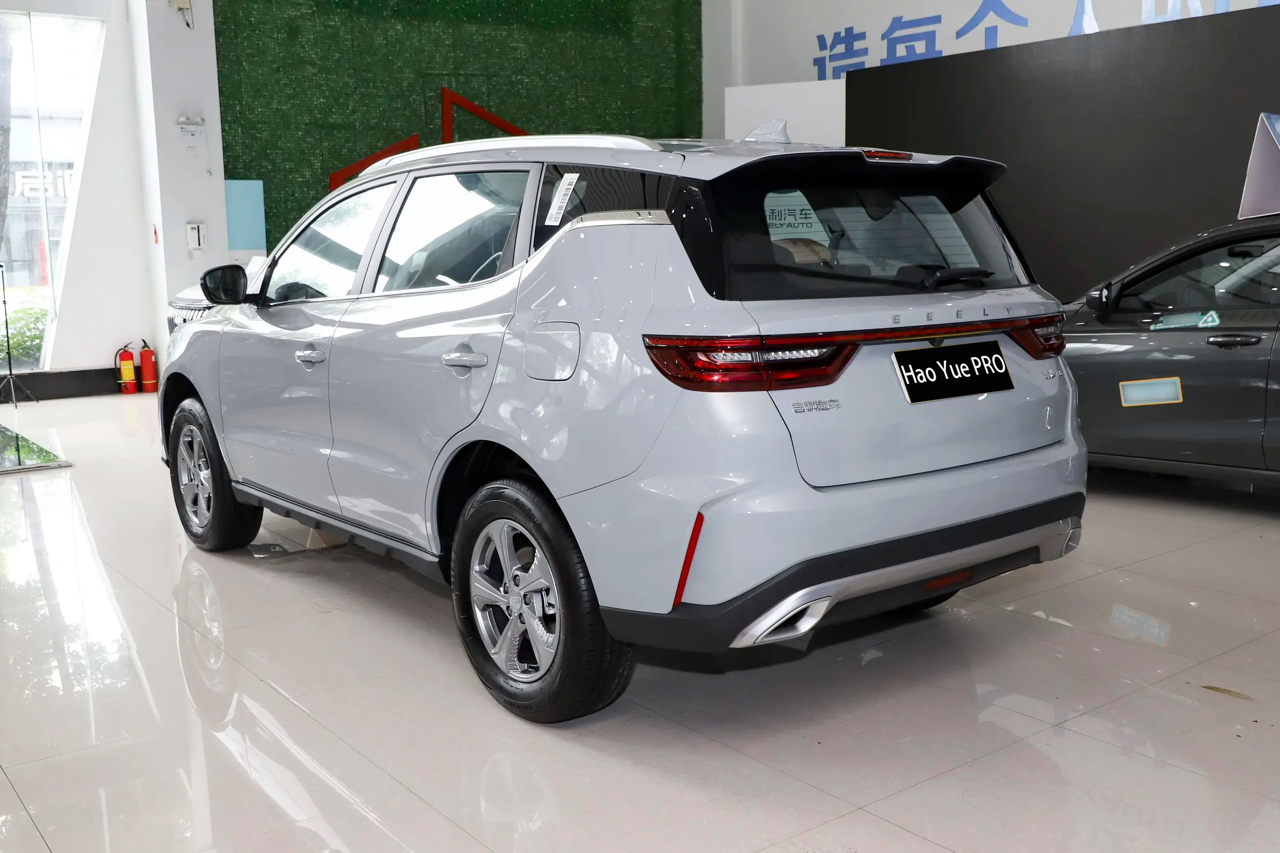 Geely Hao Yue L Pro Faro Okavango SUV Manual Air Conditioner and Front Disc Rear Disc Brake System for Comfortable Drive