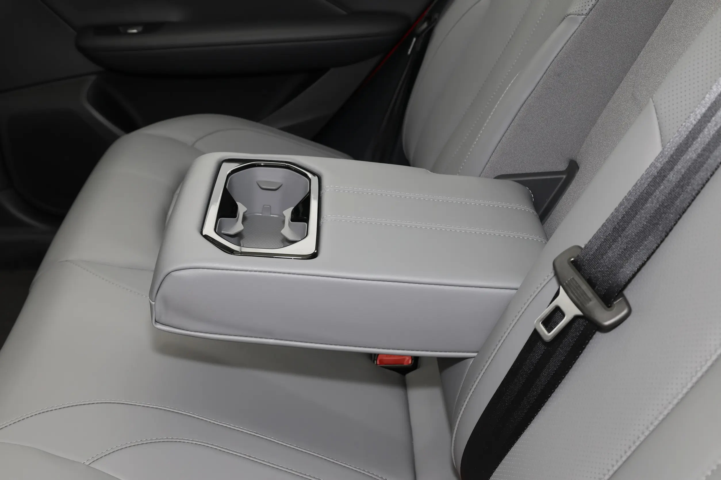 2025 Compact SUV 5 Door 5 Seats Single-speed Transmission Electric MG ES5 EV Car 525km EV Range Prepayment High Speed