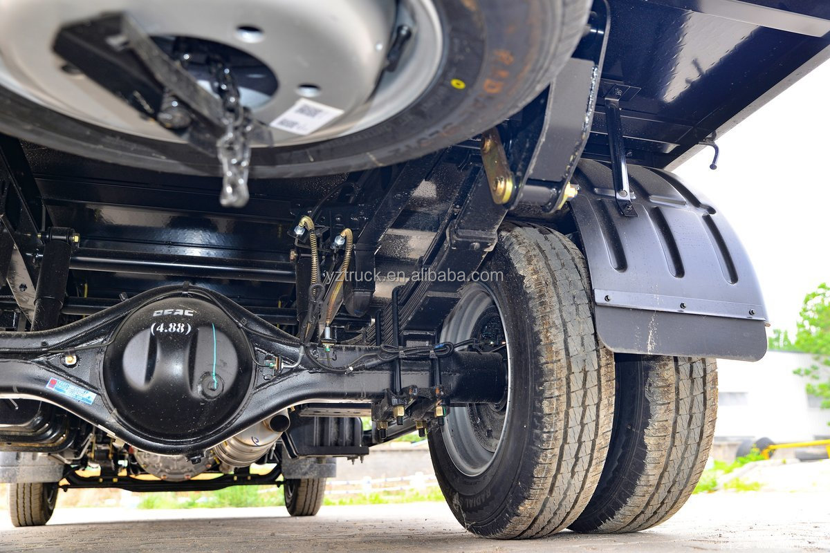 3200mm Wheelbase Transportation Dongfeng 4x2 Light Cargo Truck with YUNNEIDONGLI Engine