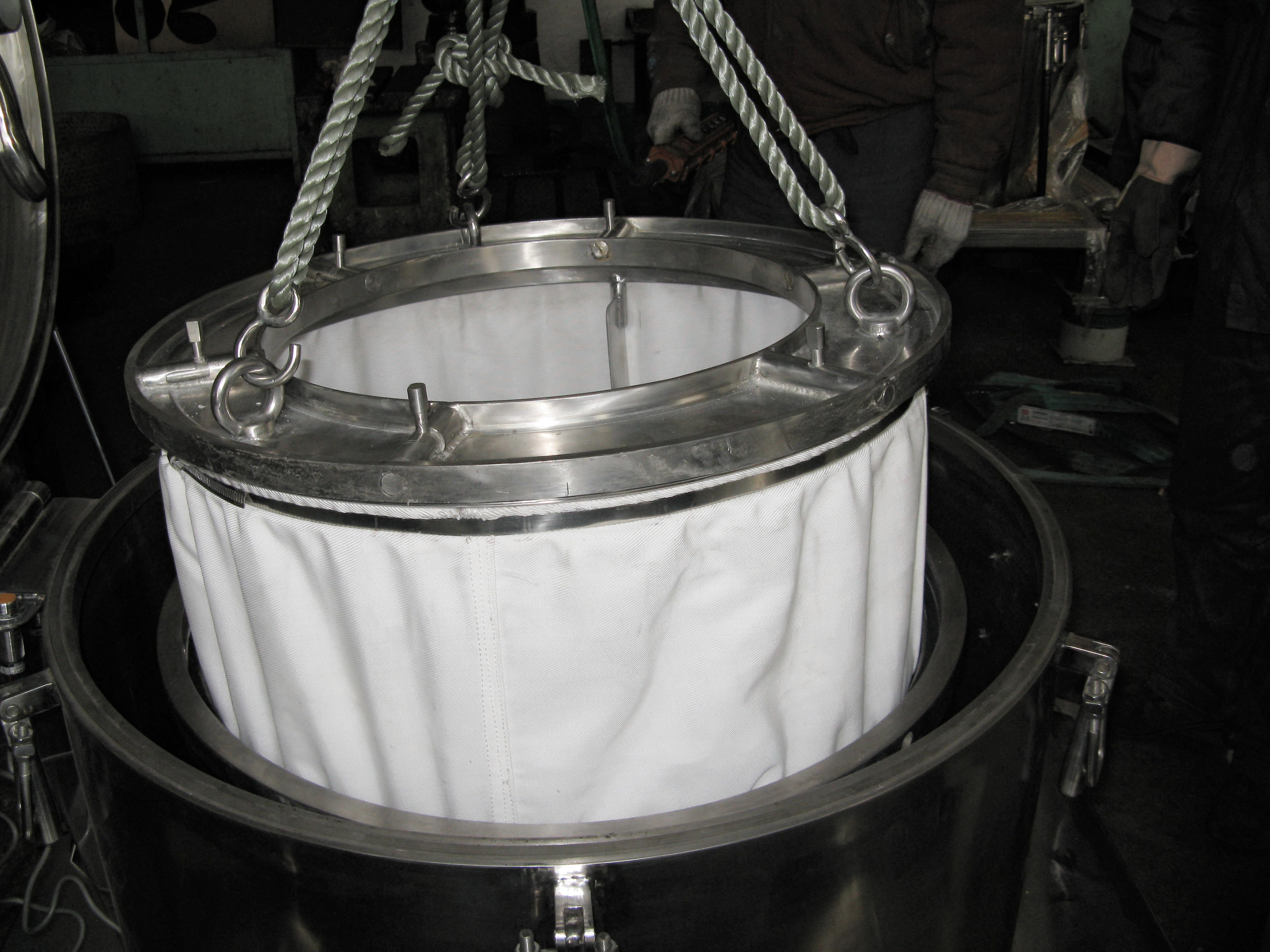 Flat Plate Structure Machinery Salt Fully Enclosed Basket Centrifuge Separator Solid Liquid Separation Filter Bag Centrifugte