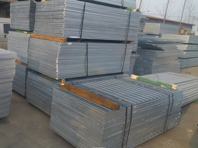 CS 25x4 Galvanized Serrated Bar Grating Q195