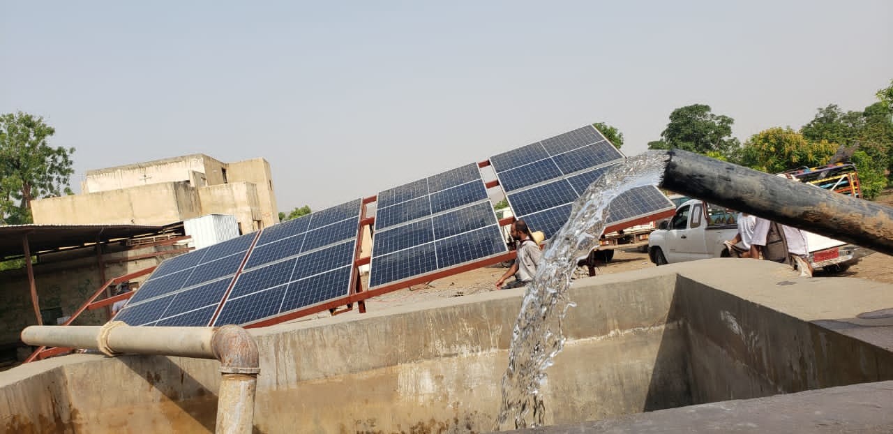 Water Pump 2.2 Kw Solar Inverter Soft start with over current Protection