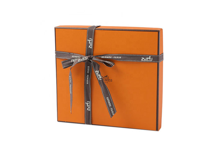 Chocolate Custom Printed Gift Boxes High End Yellow Color With Ribbon Handle