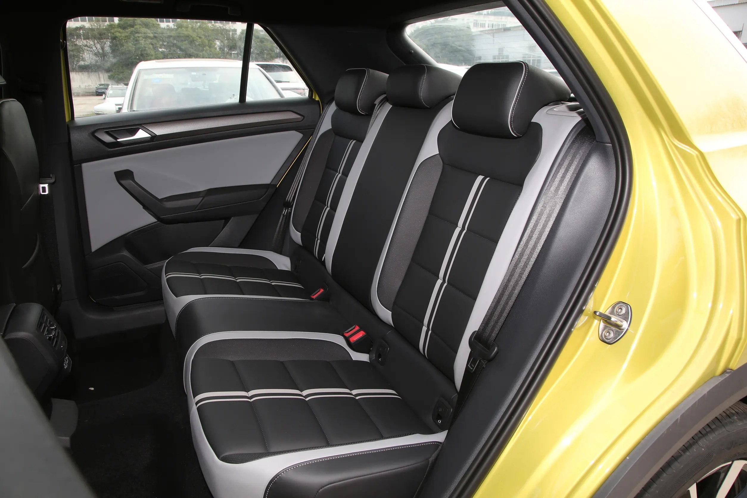 VW T ROC 2024 2023 280TSI 300TSI DSG R18 1.5T L4 160hp 200km/h TROC Gasoline Compact SUV Car for Volkswagen T-ROC