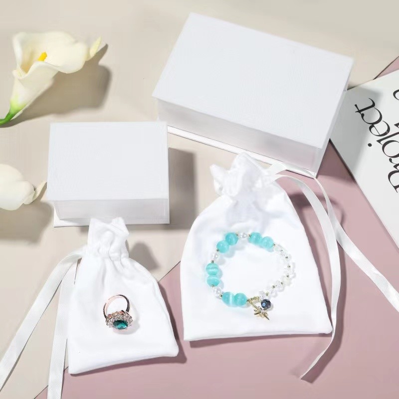 ODM Bracelet Necklace Box Jewelry Packaging Pouch Flip Top Magnetic Jewelry Gift Boxes