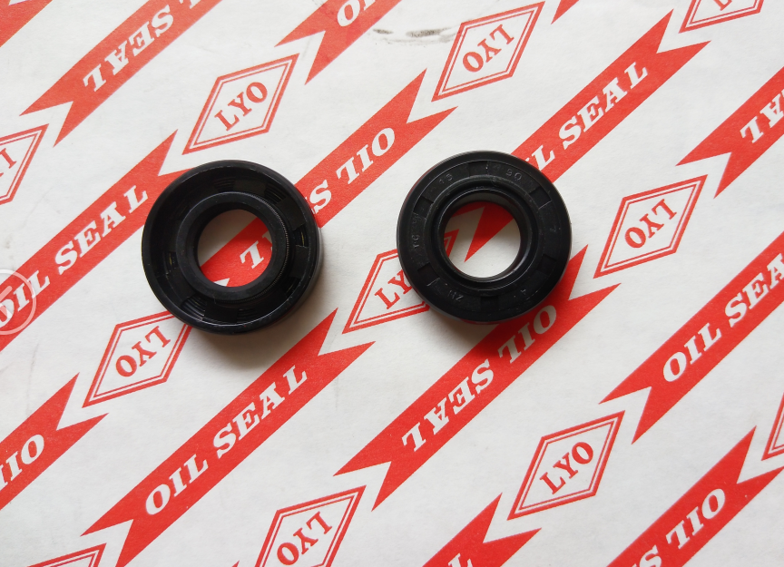 TC framework oil seal,model 15*30*7,NBR material,color is generally biack and brown.