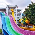 Resort Outdoor Adult And Kids Swimming Pool Water Play Slide Equipment