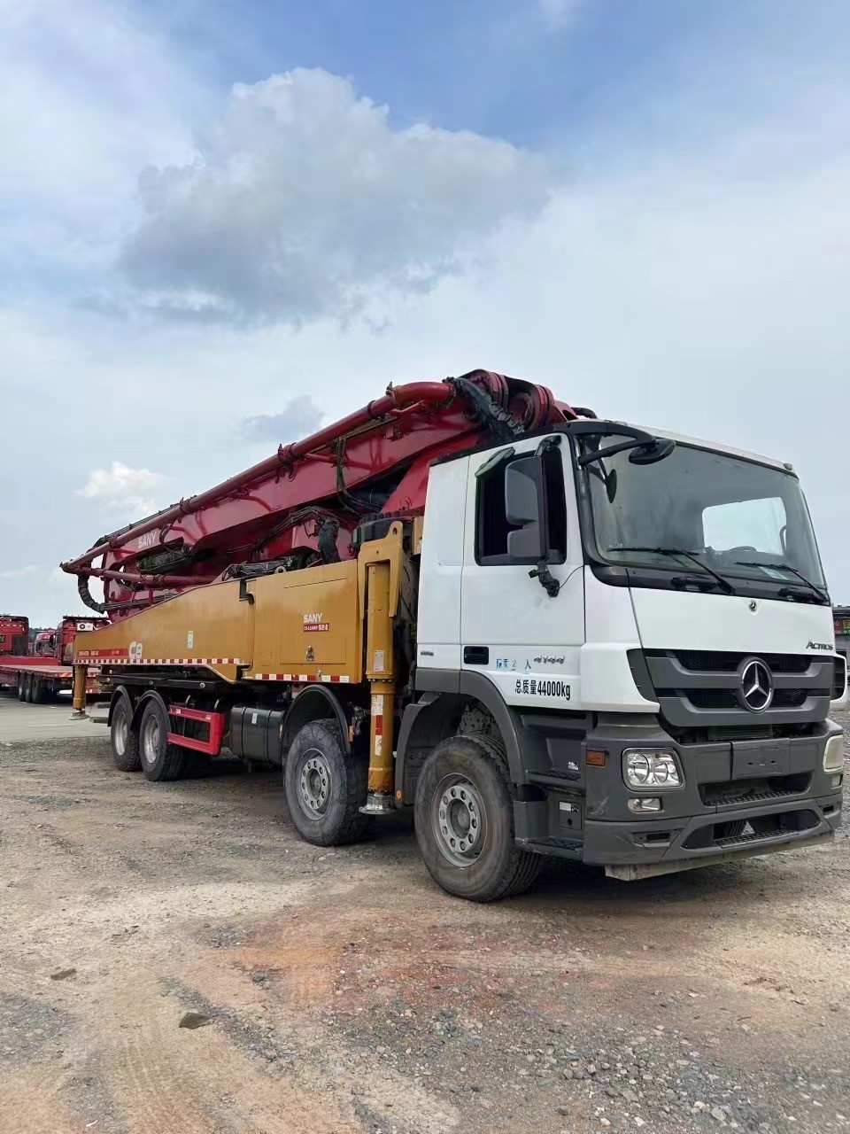 2019 Sany Benz Chassis 56m 325kw 1600rpm Sany Zoomlion Concrete Pump Truck With Good Condition