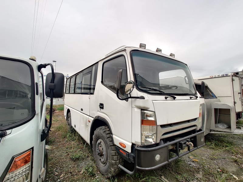 Euro 4 Customized Electric Passenger Bus for Public Transport Performance and Comfort