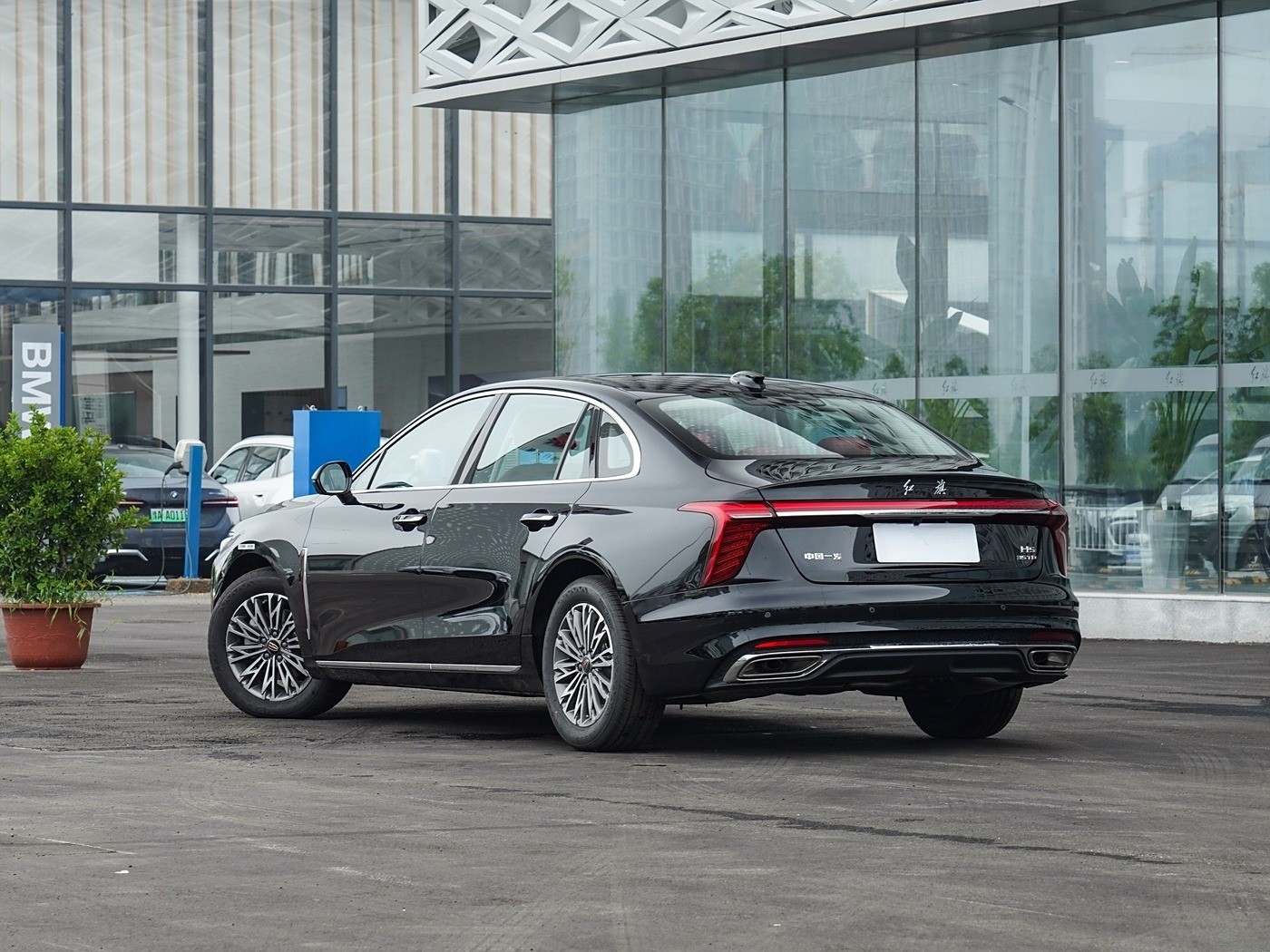 2024 Hongqi H5 1.5T DCT New hongqi auto Luxury Medium And Large Suv Hybrid Model Red Flag