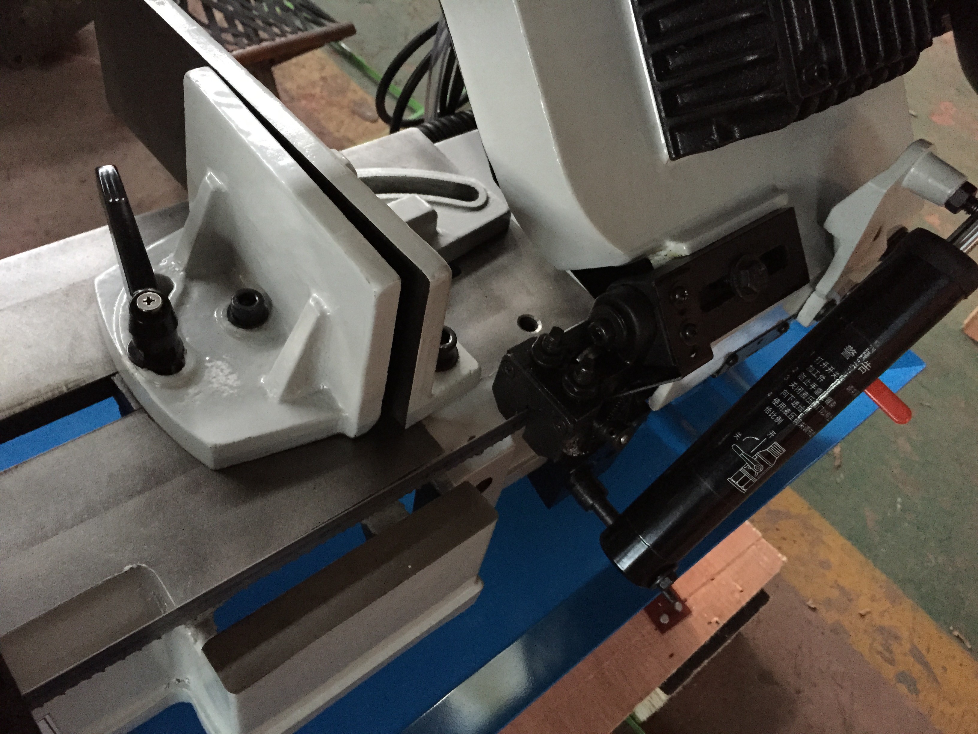 Angle cutting BS-712N small sawing machine Horizontal metal band saw machine factory direct selling
