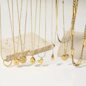 Quality Customized Women Necklaces 18k Gold Waterdrop Zircon Heart Necklace Square wholesale