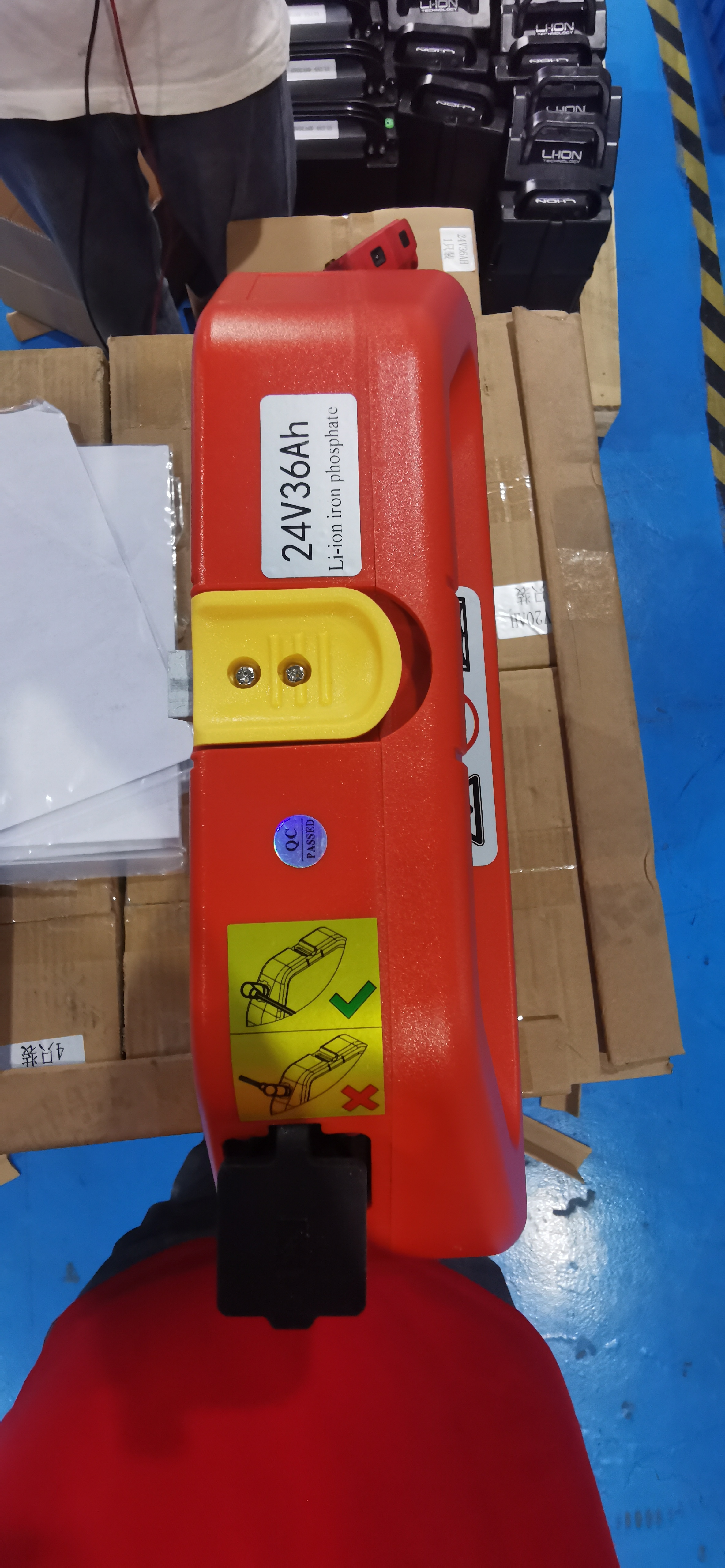High Quality Deep Cycle China Pallet Forklift Special Original Lithium Battery 24V 36AH For PET15N Pallet Forklift