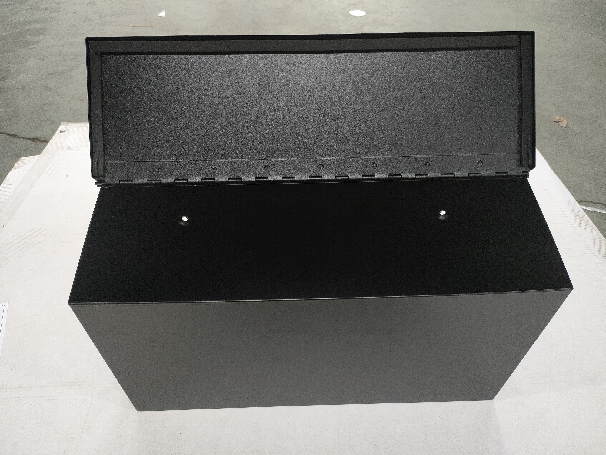 Large Capacity Wall-Mount Mailbox Made of Galvanized Steel and Customized Logo Print