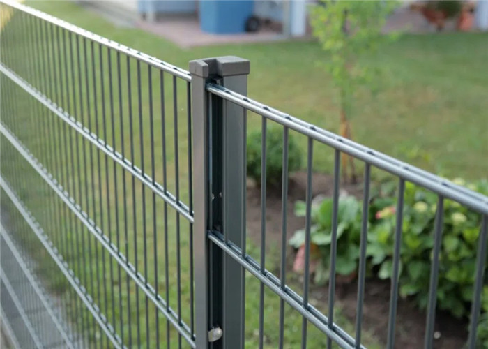 Hot Sales Twin Wire Mesh Fence Panel For Garden Fence With Peach Post