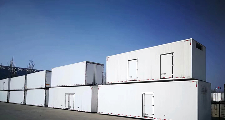 Max Payload 2T/Sqm 65mm FRP/PUR/FRP Side Walls for Overland Expedition Truck Camper Box