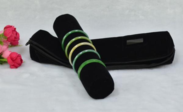 Black Travel Velvet Jewelry Roll Silkscreen Priting Logo For Bracelets And