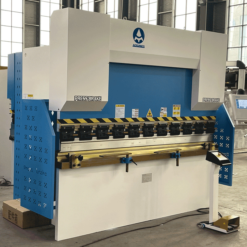 Hydraulic CNC Automatic Sheet Folding Machine 1250KN 2500mm TP10S Iron Sheet Bender Single Phase