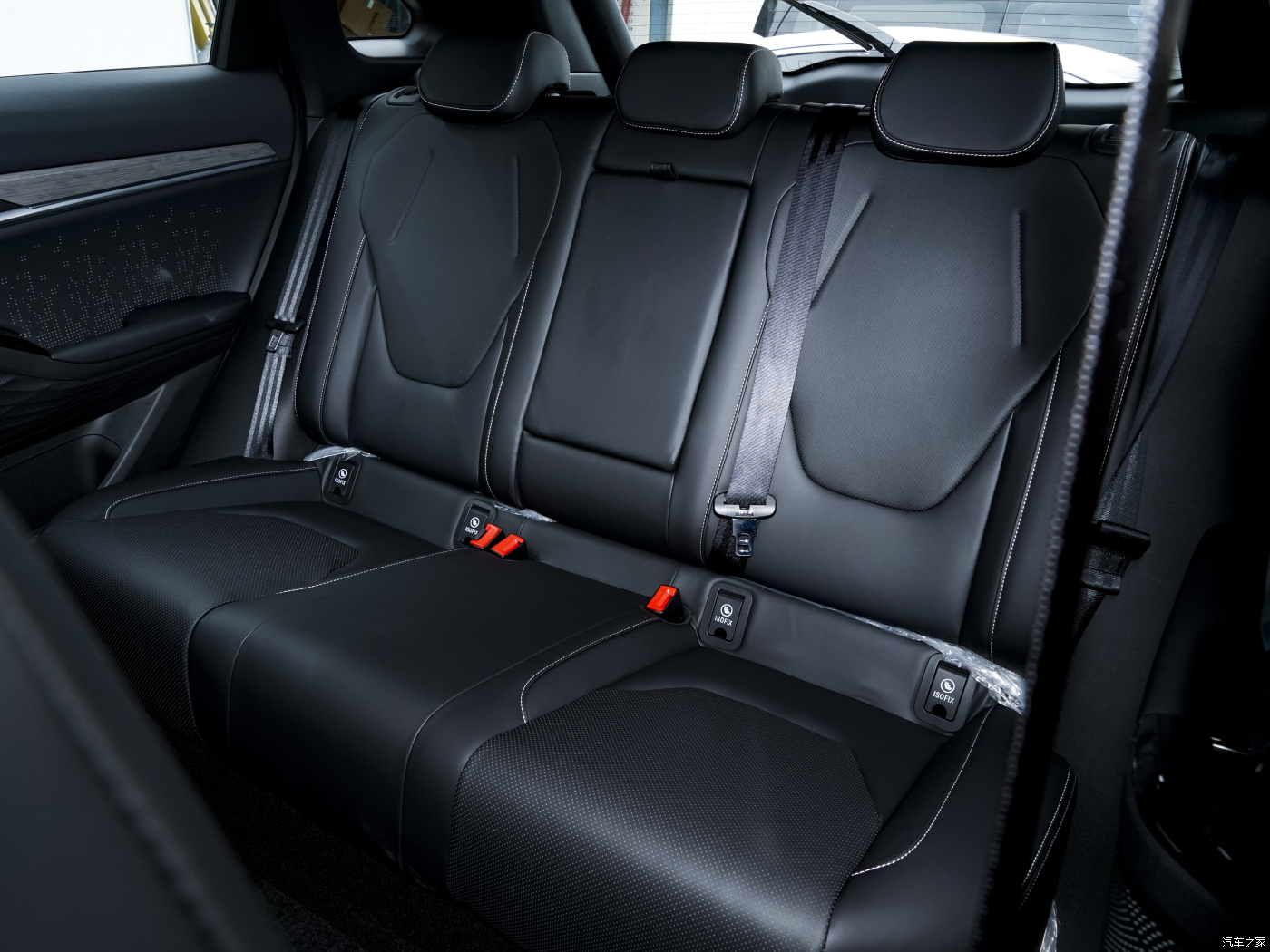 2024 JAC QX PHEV 120kM Displacement≤1.5L Compact SUV with Electric Rear Window and Plug-in Hybrid Electric Technology