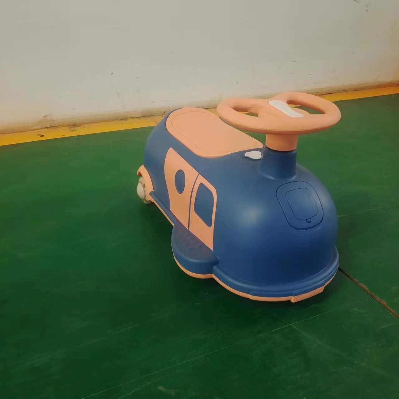 Plastic 2 in 1 Balance Bike for Baby Direct Discount and Carton Size 69.5*64*60cm
