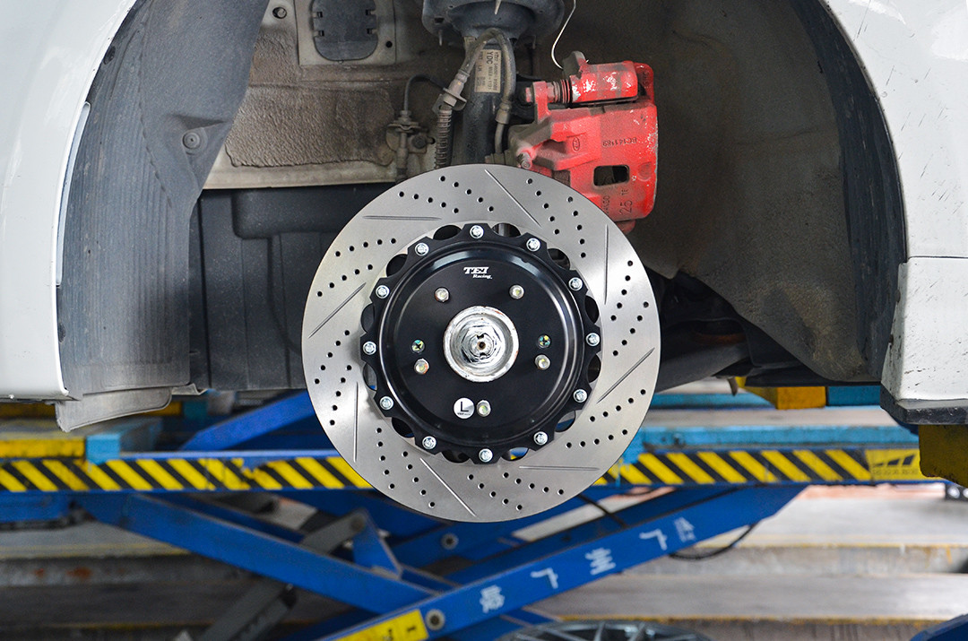 Four Piston Caliper TEI Racing Big Brake Kit Perfect Fit For Kia K3 Front Wheel
