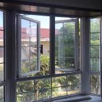 Black Mothproof Aluminum Retractable Fly Screen Door Custom Size