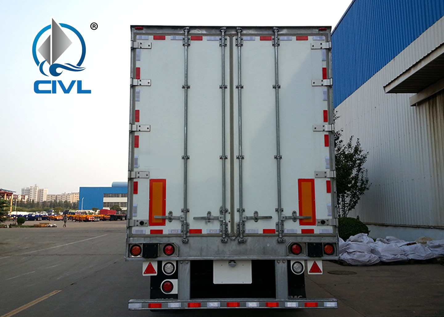 Aluminum Dry Van Semi Trailer Trucks , Three Axle Van Trailer One Year Warranty