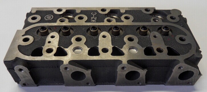 Cast Iron / Aluminum Cylinder Head Used For Kubota 1702 One Year Warranty