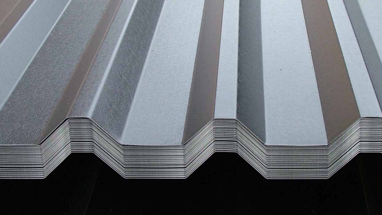 Shandong Dingcheng Iron Roof Sheets 0.35*1050*6000mm with Regular Spangle Type