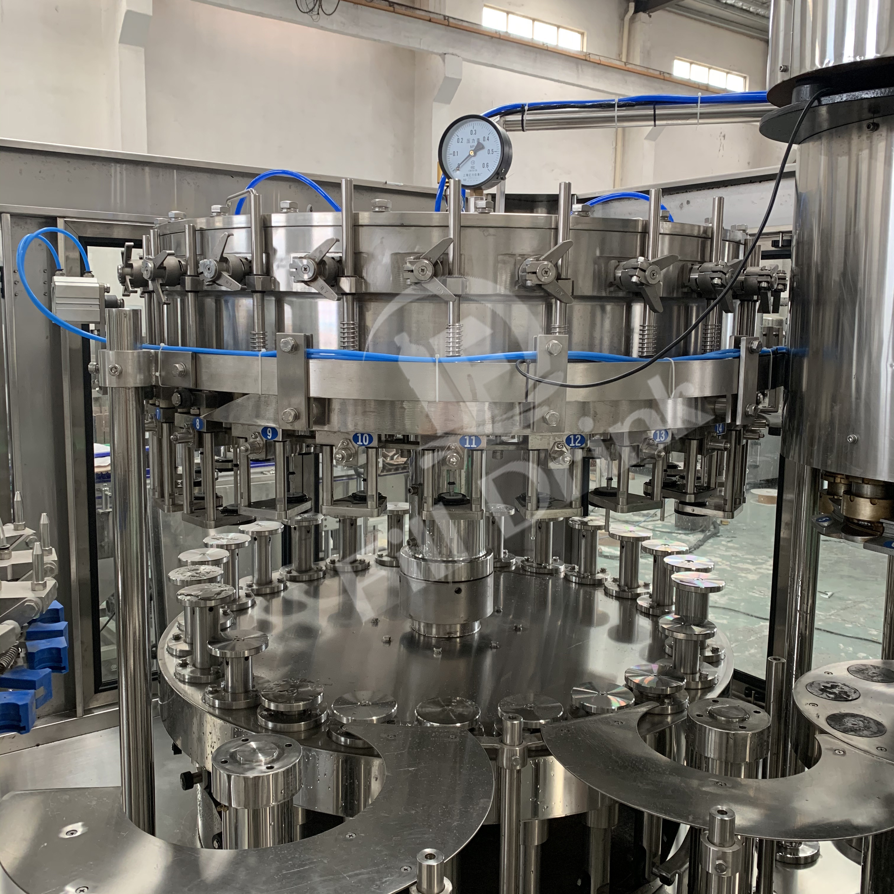 Full Automatic Small Carbonated Drink Filling Machine Complete Bottled Water Production Lines