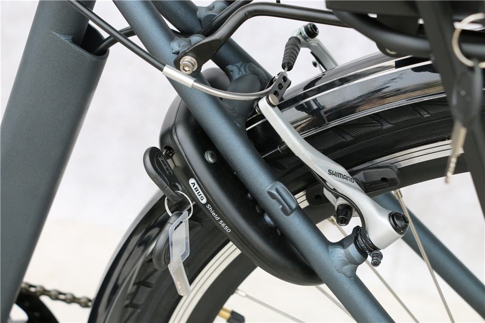 250W Mid Drive Motor Ebike With Front Suspension 700C Tire 48V 10.4AH Battery