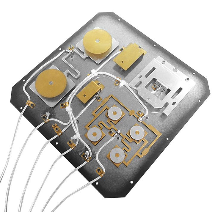 885g Directional 5G Antenna High Gain 2400Mhz-2500Mhz 5700Mhz-5900Mhz