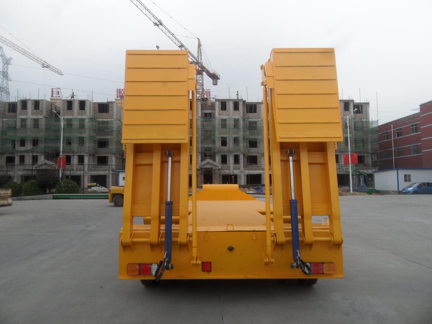 Heavy Load Gooseneck Lowboy Semi Trailer for Excavator Transport 3 Axles 4 Axles 12m 15m