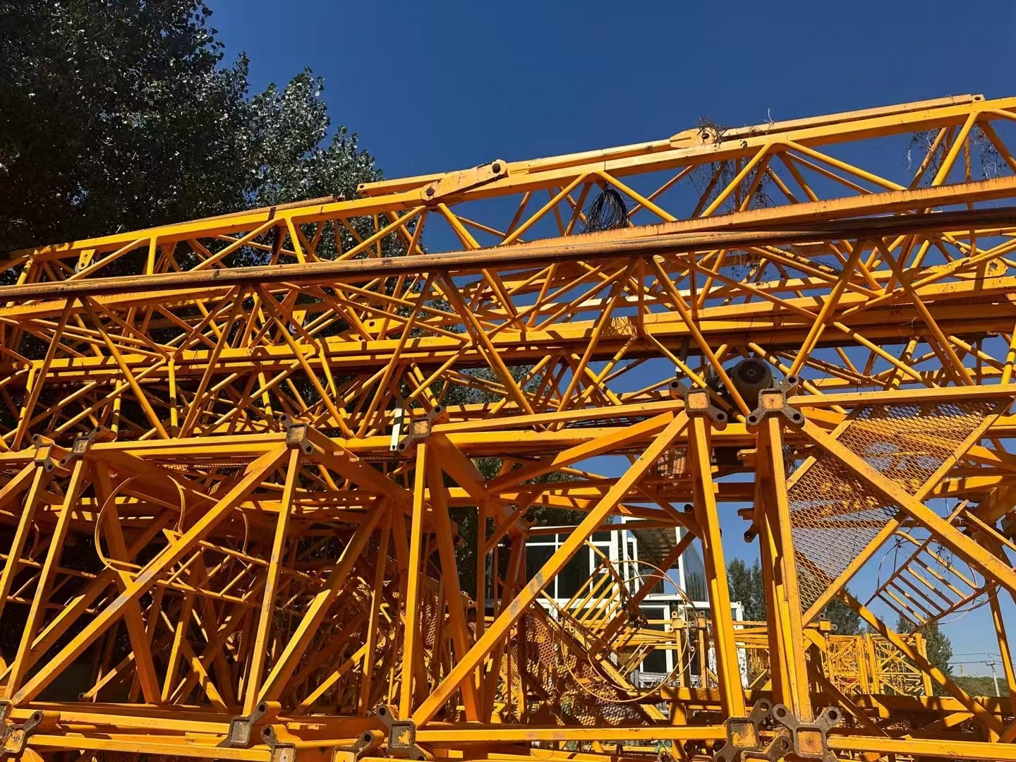 DAHAN 6015-6 Professional Construction Tower Crane 60m Arm Length 40m Height 6 Ton Lifting Capacity