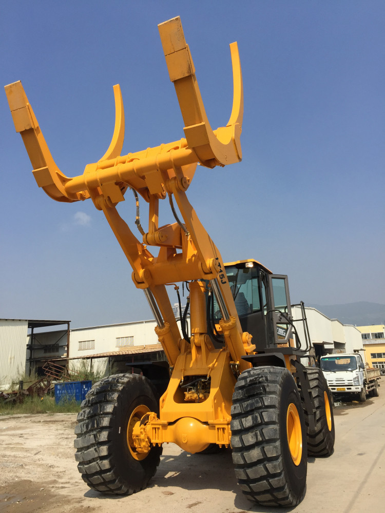 2200r / Min Hydraulic Wheel Loader Log Grapple Loader 15 Ton In Lumber Mill
