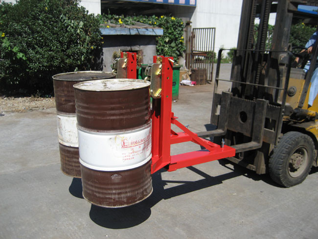 Double Drums Forklift Attachment Forklift Barrel Grabber Barrel Lifter Ali Grip 720kg DG720