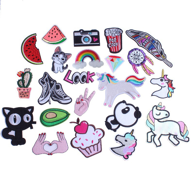 Self Adhesive Iron On Embroidered Patches Customized Shape Polyester Cotton Material