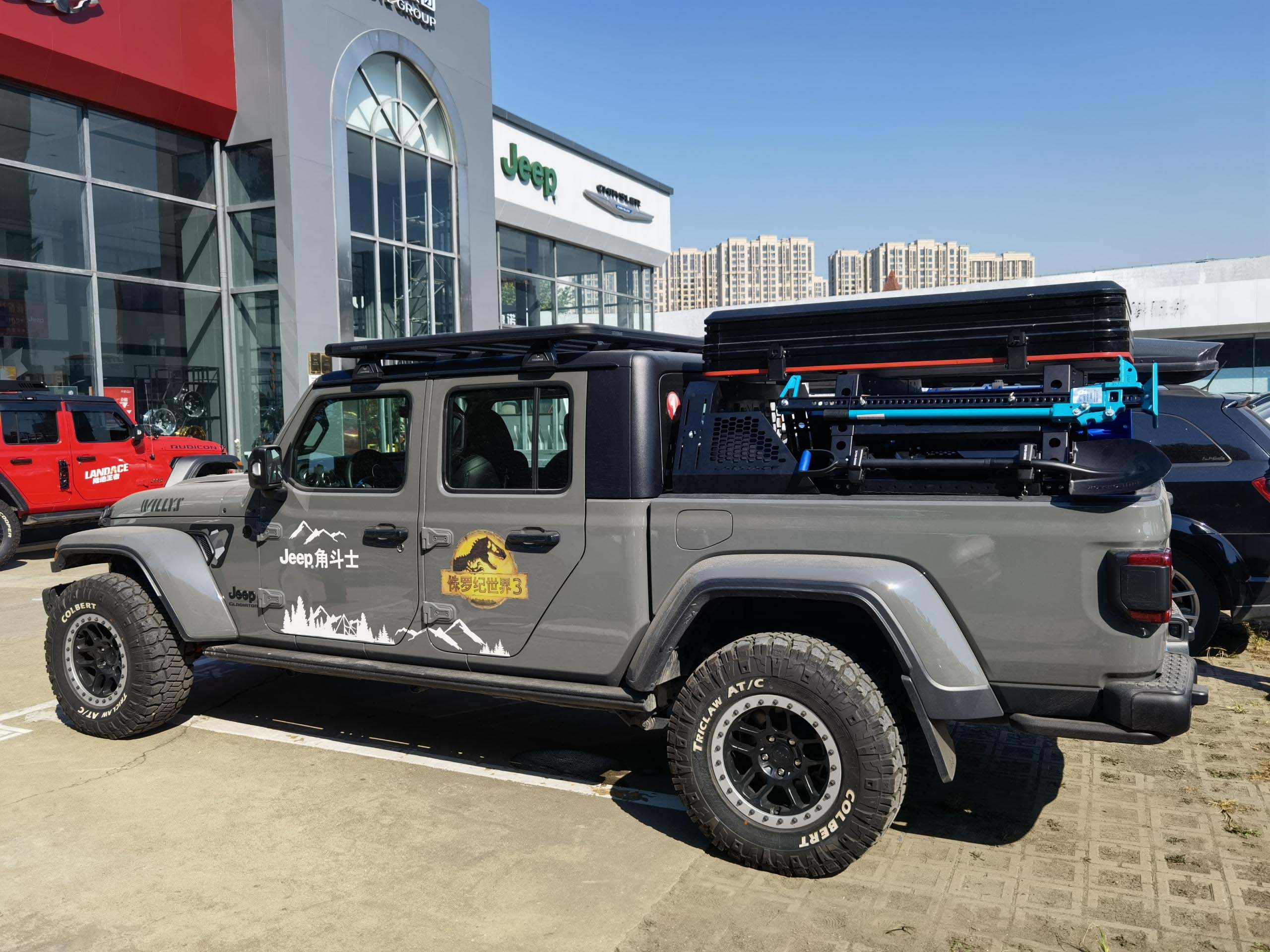 Convenient Retractable Truck Bed Rack for Jeep JT JL Gladiator Hassle-Free Transport